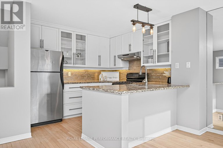 29306219/a-241-sunnyside-avenue/old-ottawa-south/ottawa/ontario/K1S0R4_15