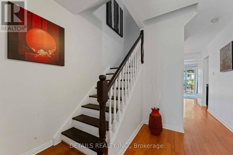28770609/70-43-stokes-crescent/glencairnhazeldean/ottawa/ontario/K2L2Z5_3