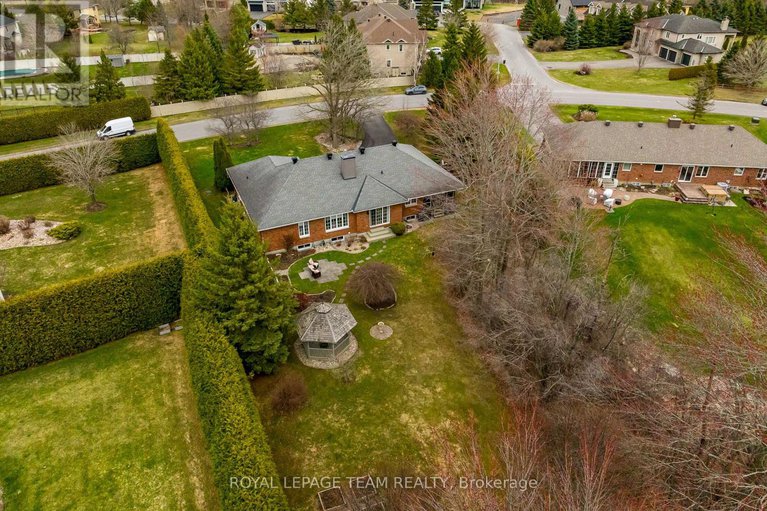 28210571/1390-potter-drive/manotick-village-manotick-estates/ottawa/ontario/K4M1C3_32