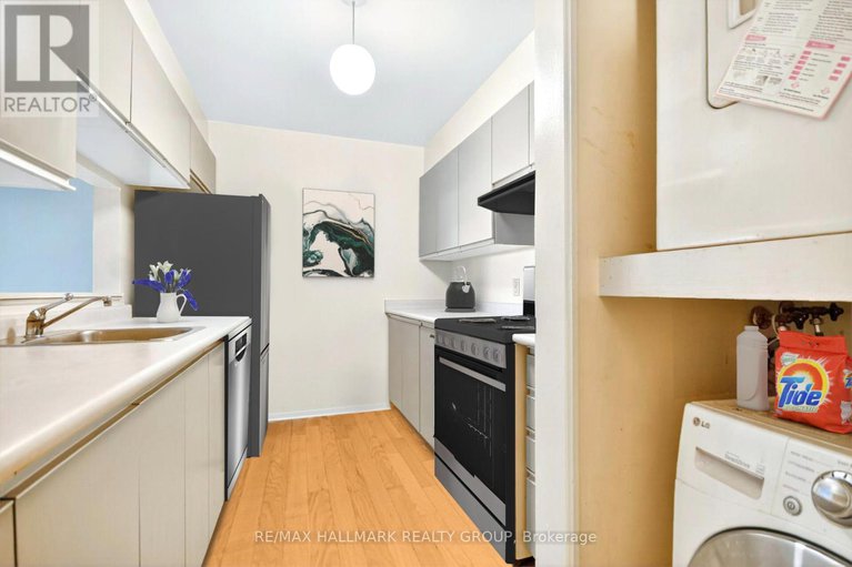 29004659/306-270-brittany-drive/viscount-alexander-park/ottawa/ontario/K1K4M3_9