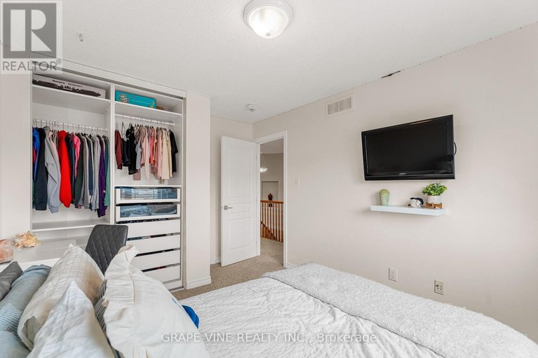 28315912/568-voie-du-pin-rouge-way/mer-bleuebradley-estatesanderson-park/ottawa/ontario/K1W0C4_24