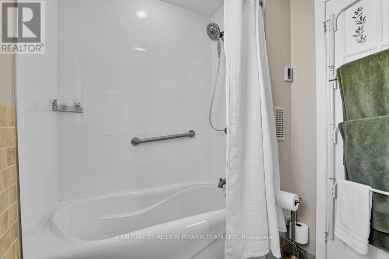 29376844/95-837-eastvale-drive/beaconwood/ottawa/ontario/K1J7T5_28