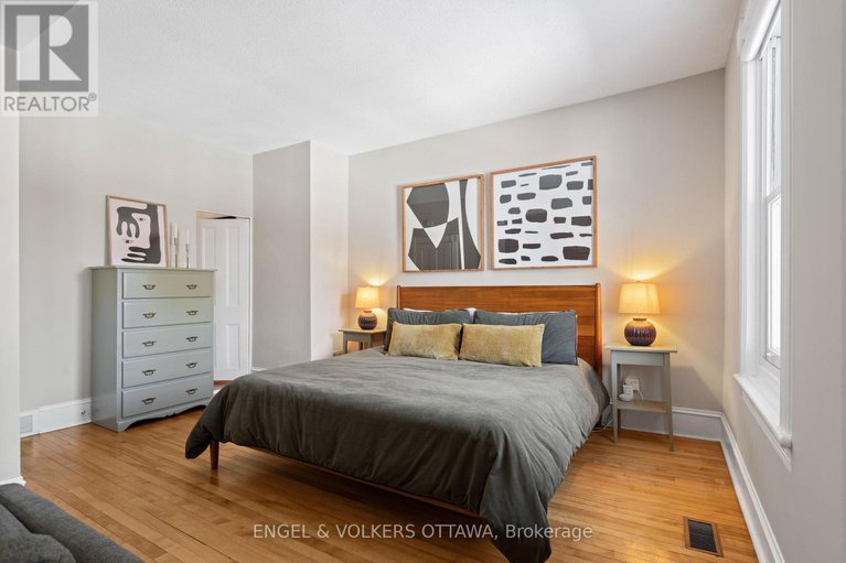 29393365/210-daly-avenue/sandy-hill/ottawa/ontario/K1N6G2_27