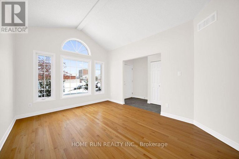 29424088/265-colbert-crescent/ridgemont/ottawa/ontario/K1V2C7_10