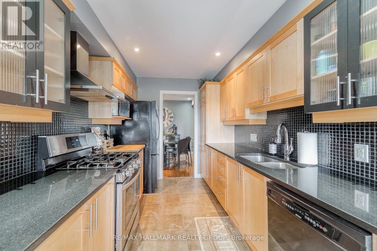 29641406/228-eye-bright-crescent/riverside-southgloucester-glen/ottawa/ontario/K1V2K6_13