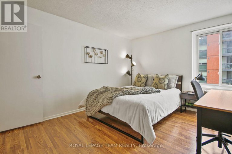 28399342/701-141-somerset-street-w/ottawa-centregolden-triangle/ottawa/ontario/K2P2H1_35