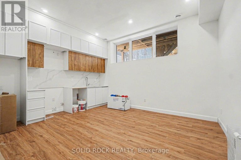 29669928/828-alpine-avenue/queensway-terrace-north/ottawa/ontario/K2B5R6_29