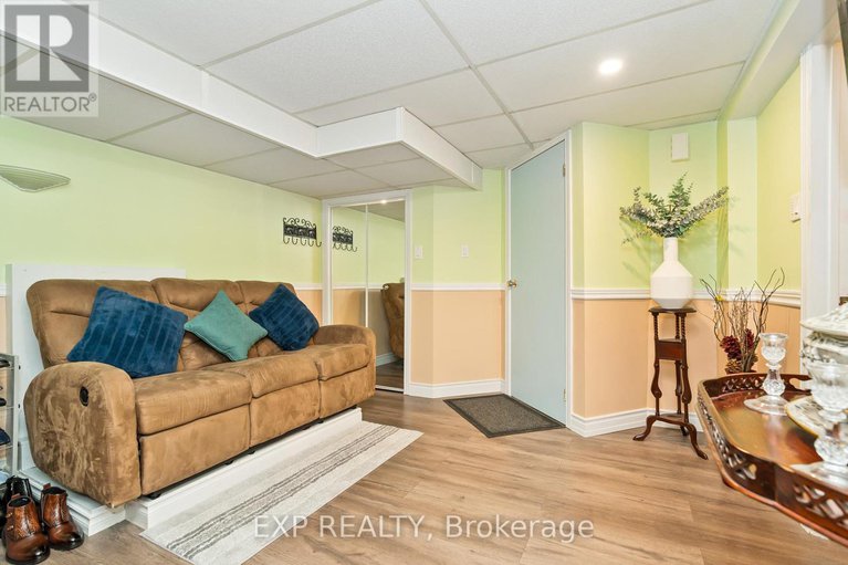 28303908/322-galloway-drive/bilberry-creekqueenswood-heights/ottawa/ontario/K1E1W3_21