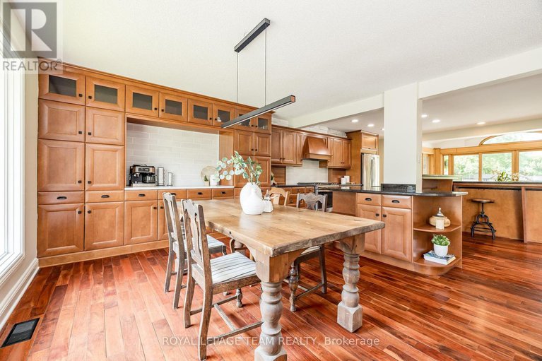 28917624/1216a-river-road/manotick-east-to-manotick-station/ottawa/ontario/K4M1B4_18