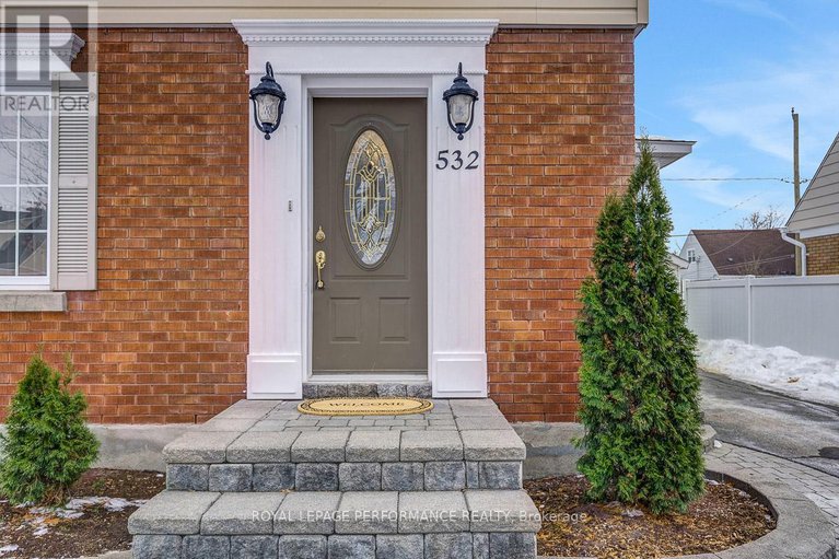 29432301/532-alesther-street/overbrookcastle-heights/ottawa/ontario/K1K1J3_2