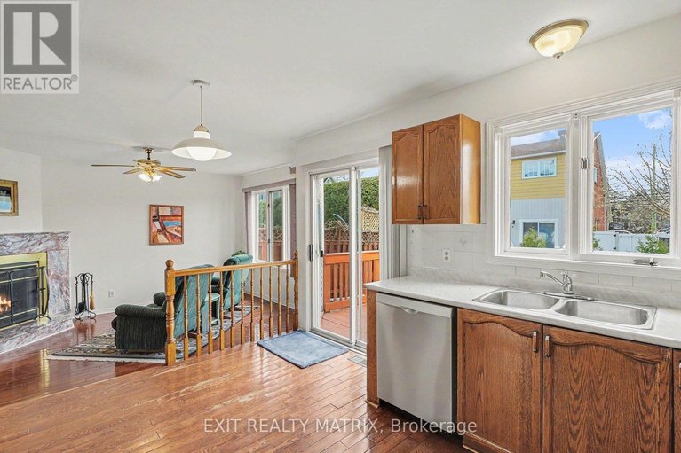 29641183/2829-gothwood-place/sawmill-creektimbermill/ottawa/ontario/K1T2V4_11