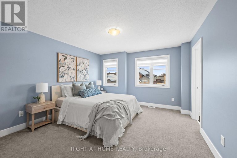 29398268/424-golden-springs-drive/riverside-southgloucester-glen/ottawa/ontario/K4M0B9_28