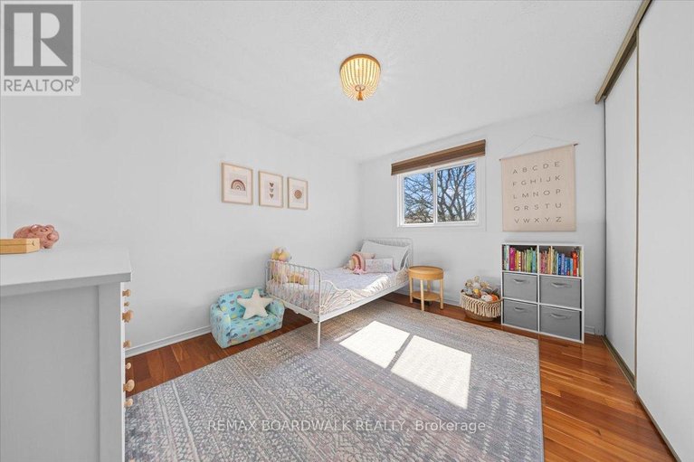 29650202/1715-teakdale-avenue/chapel-hill/ottawa/ontario/K1C6M8_35