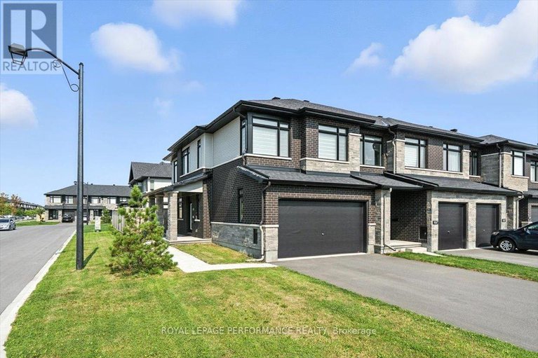28605726/665-cordelette-circle-w/mer-bleuebradley-estatesanderson-park/ottawa/ontario/K1W0P2_2