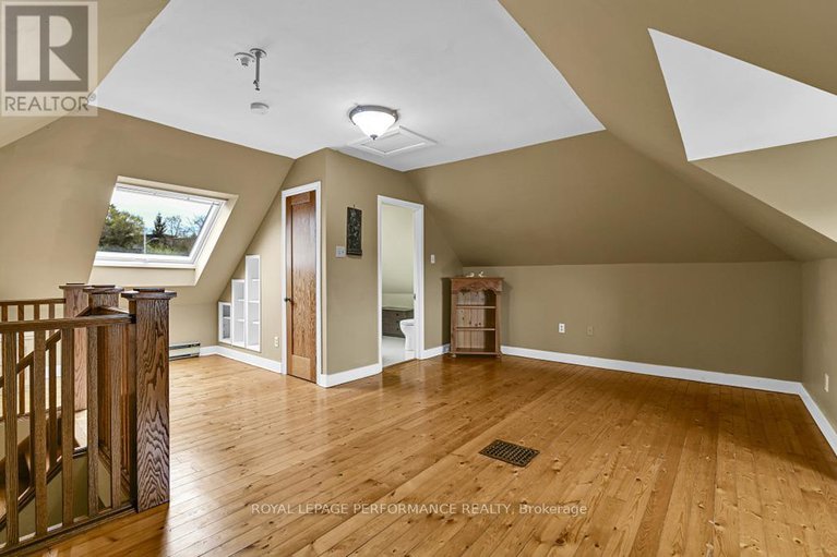 28274254/2043-riverside-drive/faircrest-heights/ottawa/ontario/K1H7X1_23