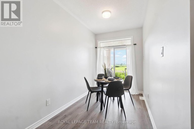 28540761/606-lapland-private/emerald-meadowstrailwest/ottawa/ontario/K2V0S2_15