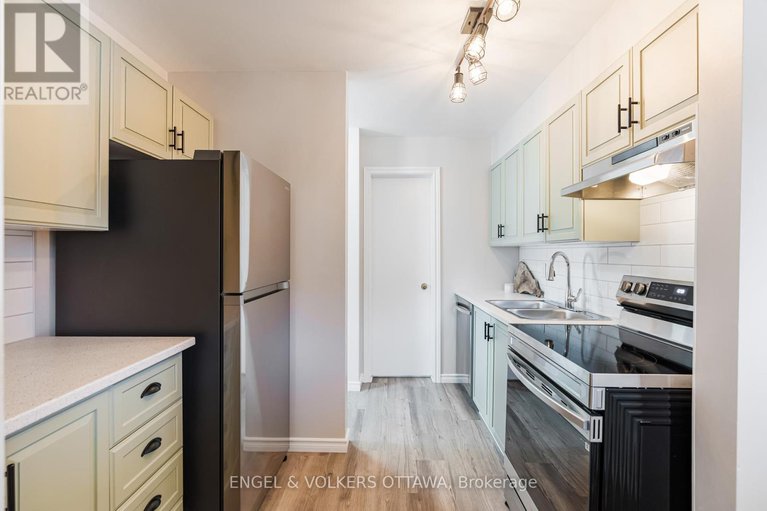 28809754/1504-tanguay-court/katimavik/ottawa/ontario/K2L3X8_13