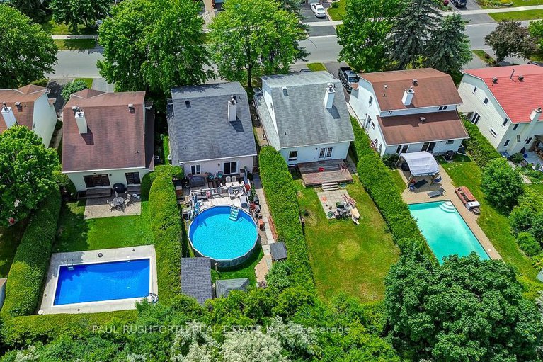 28613589/6156-vineyard-drive/convent-glen/ottawa/ontario/K1C2N6_35