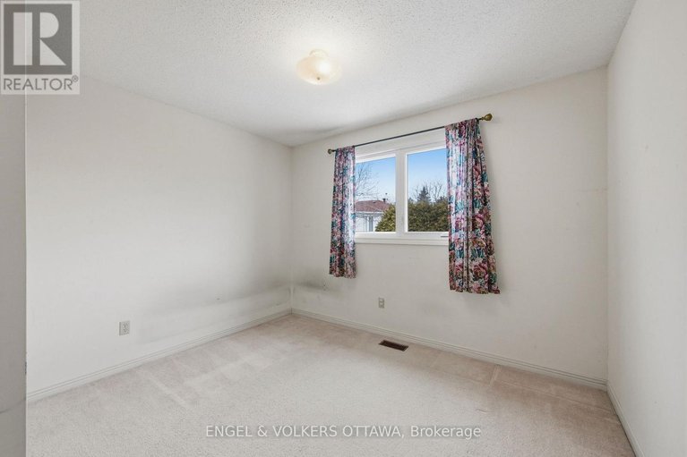 29484139/591-merkley-drive/fallingbrookpineridge/ottawa/ontario/K4A1S3_25