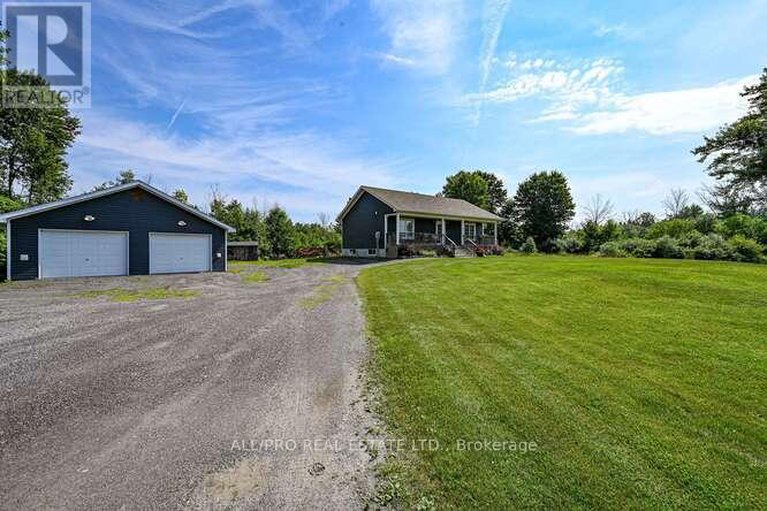 28596832/831-bolton-road/north-grenville-twp-kemptville-south/north-grenville/ontario/K0G1N0_3