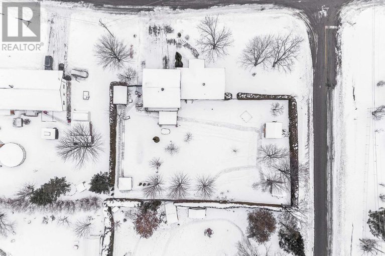 29348582/261-agathe-street/clarencerockland-twp/clarence-rockland/ontario/K4K1K7_34