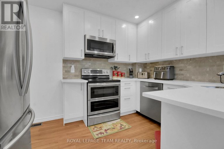 29645242/d-30-black-forest-lane/arbeatha-park/ottawa/ontario/K2H5C8_19