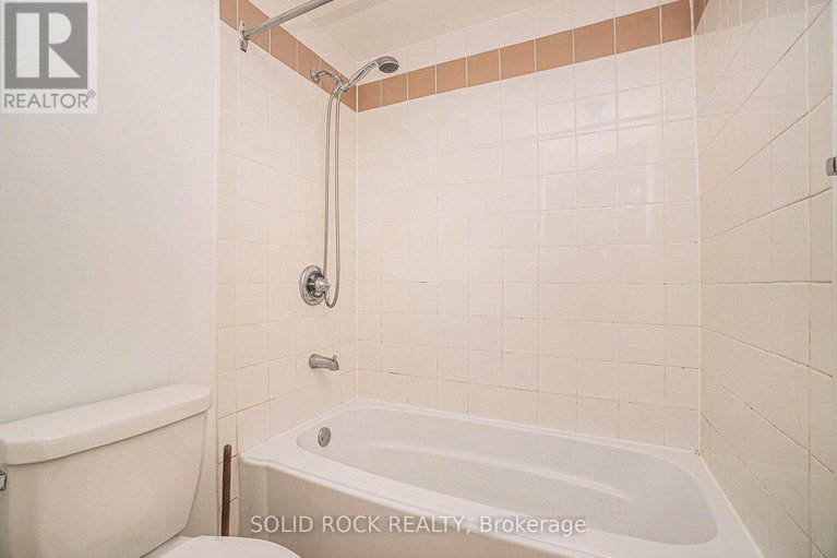 29065539/90-15-baneberry-crescent/glencairnhazeldean/ottawa/ontario/K2L2Y3_17