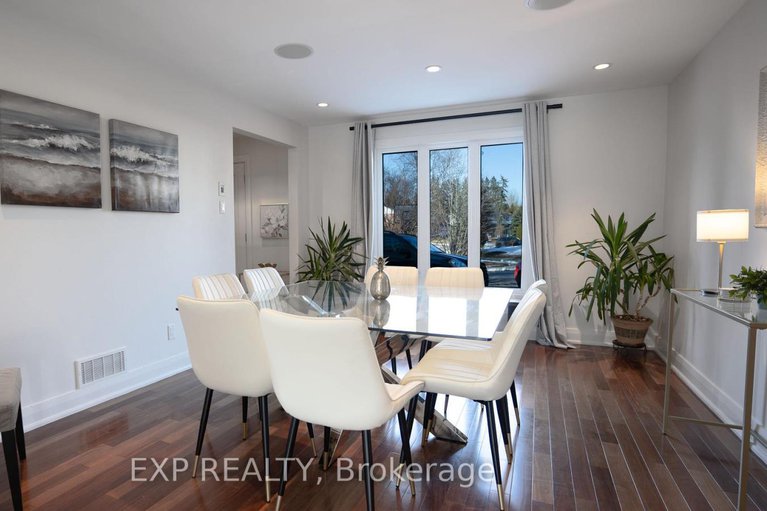 28293980/17-chesswood-court/pineglencountry-place/ottawa/ontario/K2E7E3_14