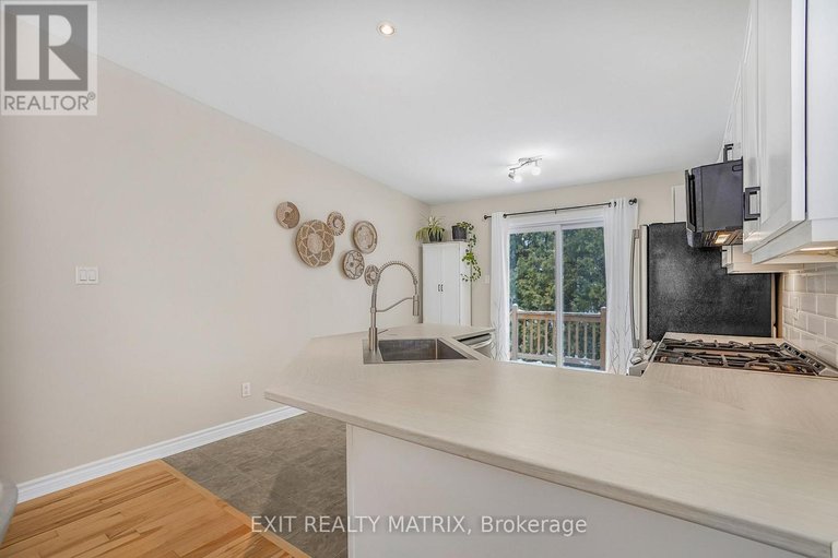 29648869/403-centenaire-street/embrun/russell/ontario/K0A1W0_13