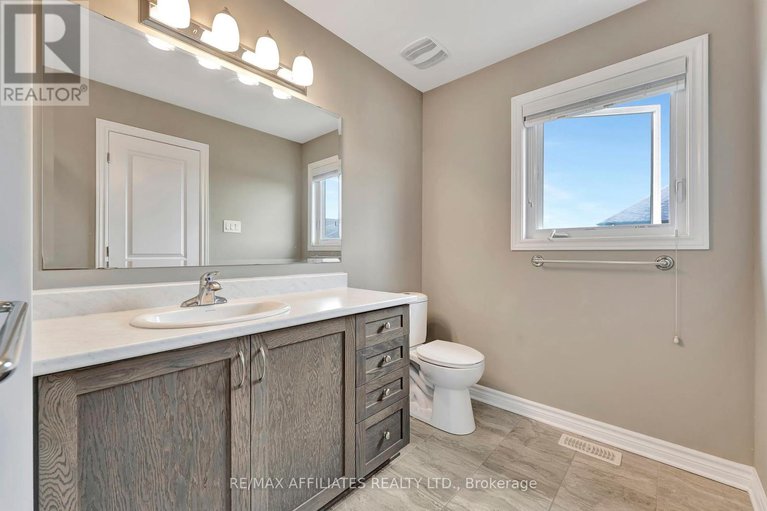 28562924/625-trigoria-crescent/avalon-west/ottawa/ontario/K4A1B1_27