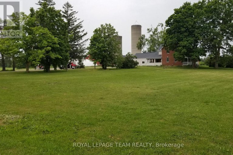 28494817/7904-bank-street/osgoode-twp-south-of-reg-rd-6/ottawa/ontario/K0A2P0_2