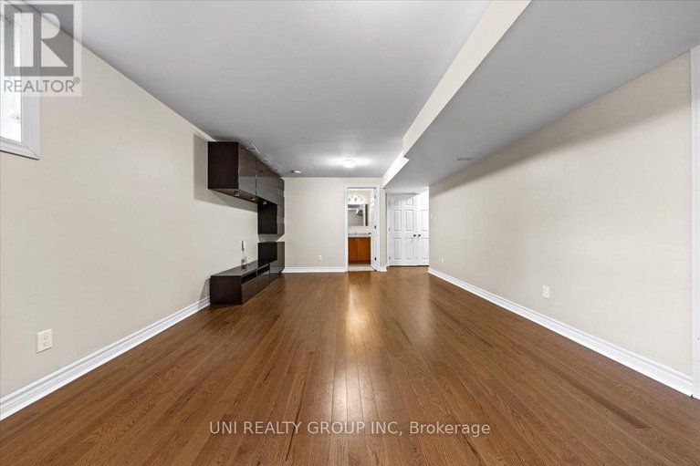 28615554/1253-shillington-avenue/carlington/ottawa/ontario/K1Z8A1_13