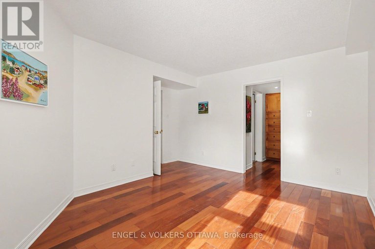 29383001/203-120-darlington-private/hunt-clubwestern-community/ottawa/ontario/K1V0X5_21