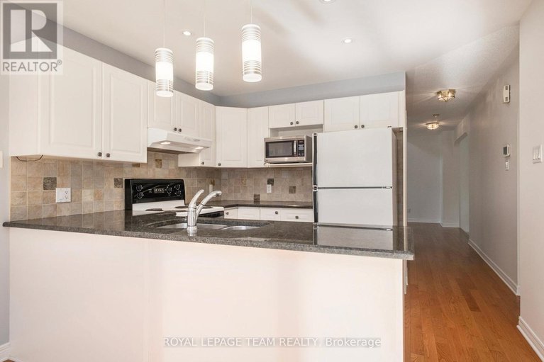 28728936/239-markland-crescent/barrhaven-east/ottawa/ontario/K2G6A9_16