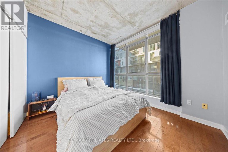 28155411/201-180-york-street/lower-townbyward-market/ottawa/ontario/K1N1J6_26
