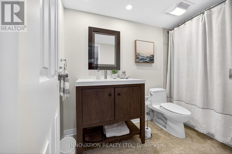 29525639/204-30-charlevoix-street/vanier/ottawa/ontario/K1L8K5_32