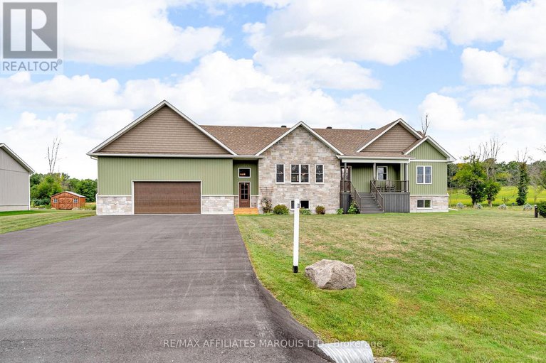 28797293/6840-lalonde-boulevard/south-glengarry-charlottenburgh-twp/south-glengarry/ontario/K0C2E0_1