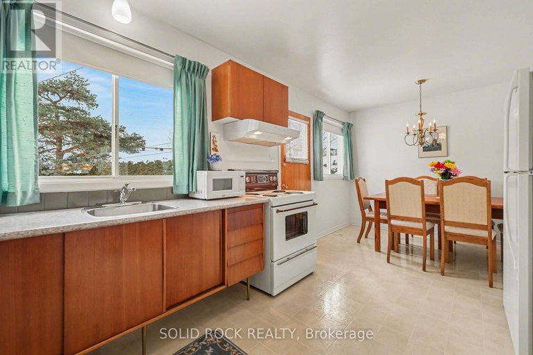 29399475/990-harkness-avenue/riverside-park/ottawa/ontario/K1V6P2_11