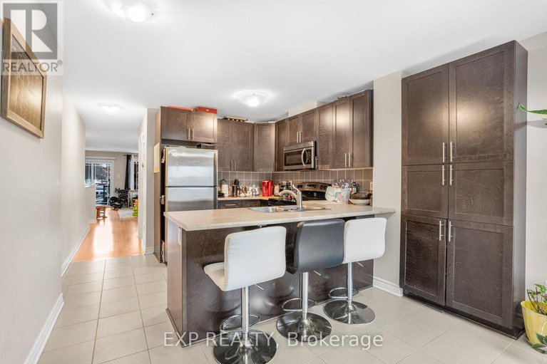 28164040/18-176-den-haag-drive/carson-meadows/ottawa/ontario/K1K2V7_8