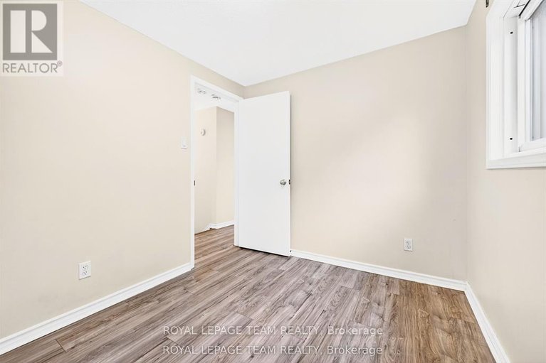 29580107/13-2-bertona-street/manordale/ottawa/ontario/K2G0W3_23