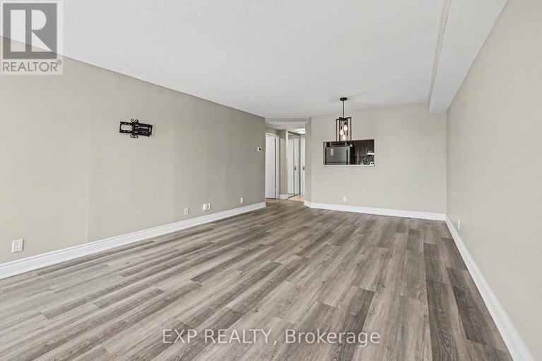 29583990/404-80-sandcastle-drive/leslie-park/ottawa/ontario/K2H9E7_5