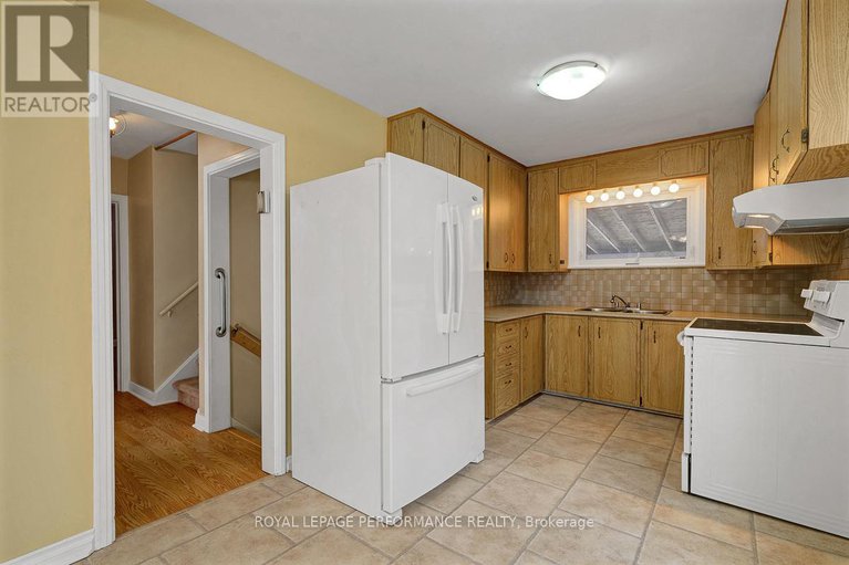 29403056/540-alesther-street/overbrookcastle-heights/ottawa/ontario/K1K1J3_8