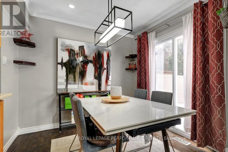 29576627/32-brando-crescent/hunt-club-parkgreenboro/ottawa/ontario/K1T2E3_12