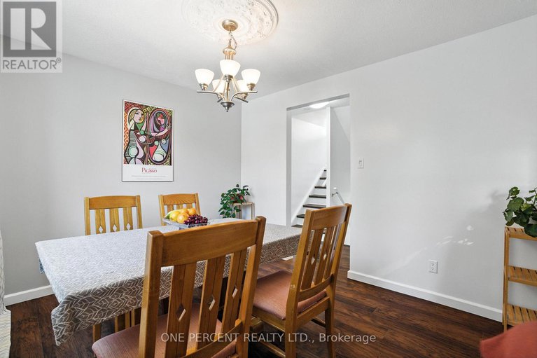 28640554/71-4640-cosmic-place-e/pineview/ottawa/ontario/K1B4R8_18