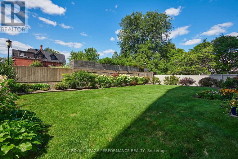 29351288/905-373-laurier-avenue-e/sandy-hill/ottawa/ontario/K1N8X6_36