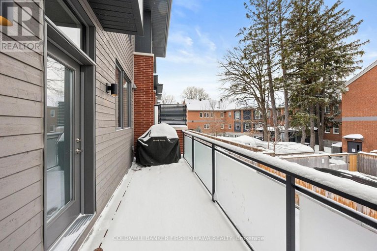 29377970/524-edison-avenue/mckellarhighland/ottawa/ontario/K2A1V1_20