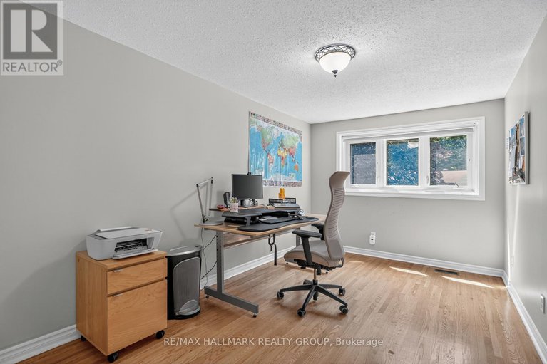 28761916/30-oakhurst-crescent/blackburn-hamlet/ottawa/ontario/K1B4A6_21