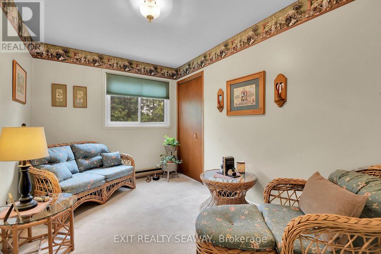28431917/38-spruce-street/ingleside/south-stormont/ontario/K0C1M0_19