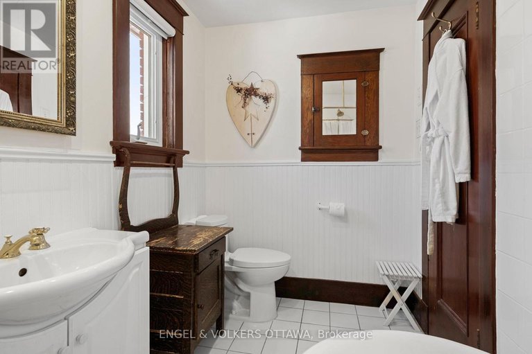 29466007/44-hampton-avenue/ottawa-west/ottawa/ontario/K1Y0N2_27