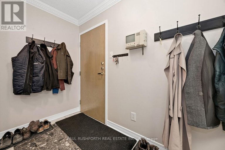 29615589/202-939-north-river-road/overbrook/ottawa/ontario/K1K3V2_2